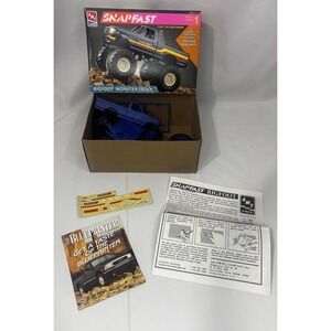 AMT ERTL Bigfoot Monster Truck SnapFast 1/32 Scale Model Kit 8744